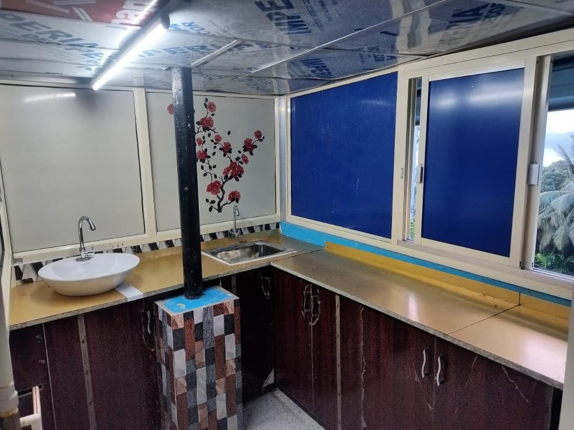 פורט בלייר Rajeswari Ac Dormitory For Indian Males Only מראה חיצוני תמונה
